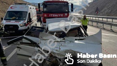 Denizli’de Korkunç Kaza: Kamyona Ok Gibi Saplanan Araçta Can Pazarı