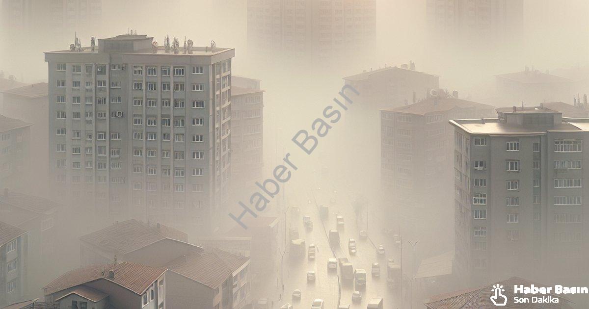 "Denizli'de Göz Gözü Görmüyor: Yoğun Sis Hayatı Felç Etti" başlıklı haber için fotorealistik, profes