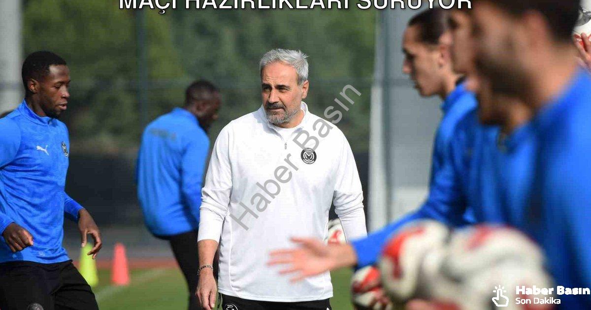 "Manisa FK'da Kritik Viraj: Vanspor FK Maçı Hazırlıkları Sürüyor" başlıklı haber için fotorealistik,